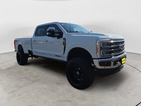 Used 2023 Ford F350 Lariat w/ Lariat Ultimate Package AWD/4WD image 3