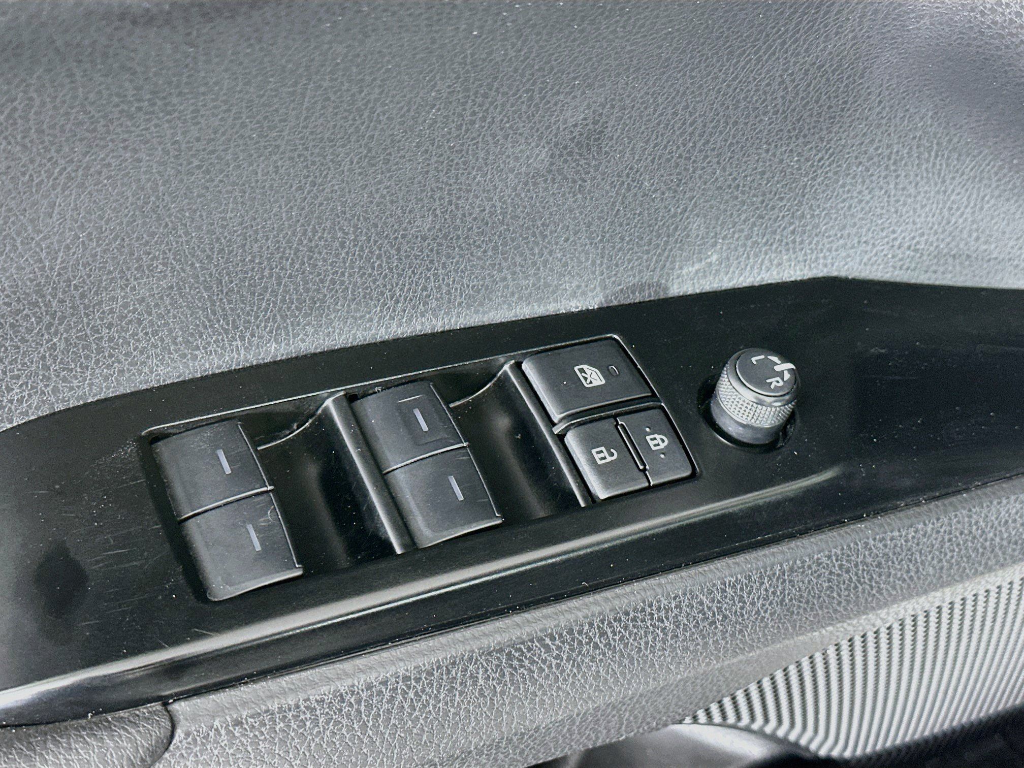 Used 2025 Toyota Camry LE FWD image 15