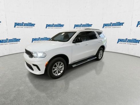 Used 2023 Dodge Durango SXT AWD/4WD image 5