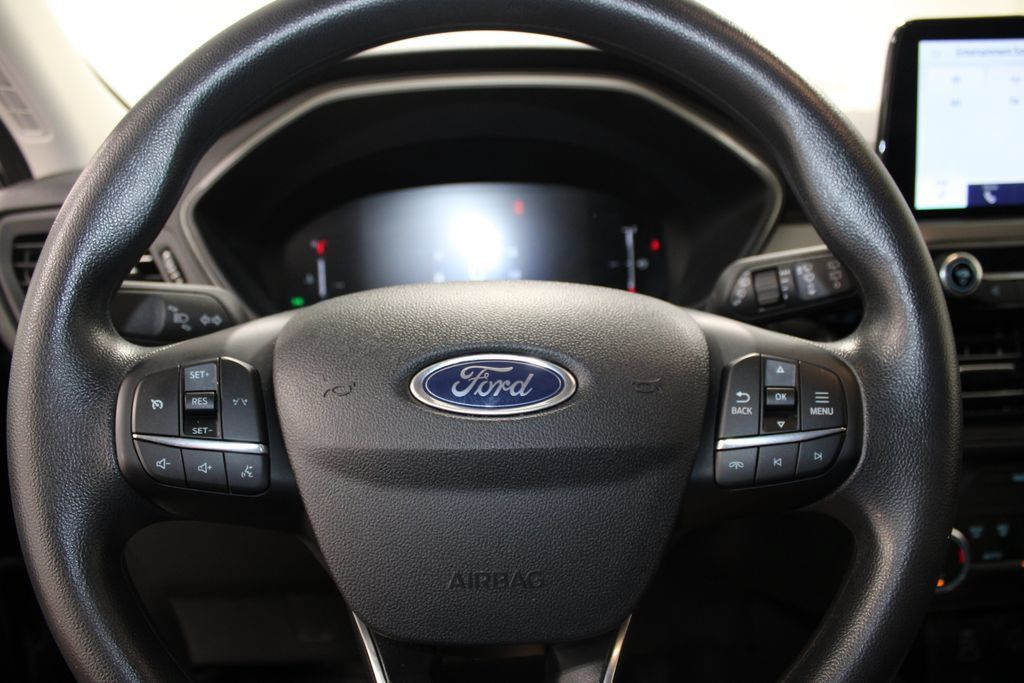 Used 2025 Ford Escape Active AWD/4WD image 40