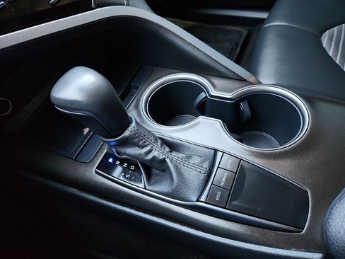 Used 2023 Toyota Camry SE image 20