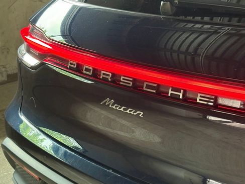 Used 2023 Porsche Macan Turbo AWD/4WD image 12