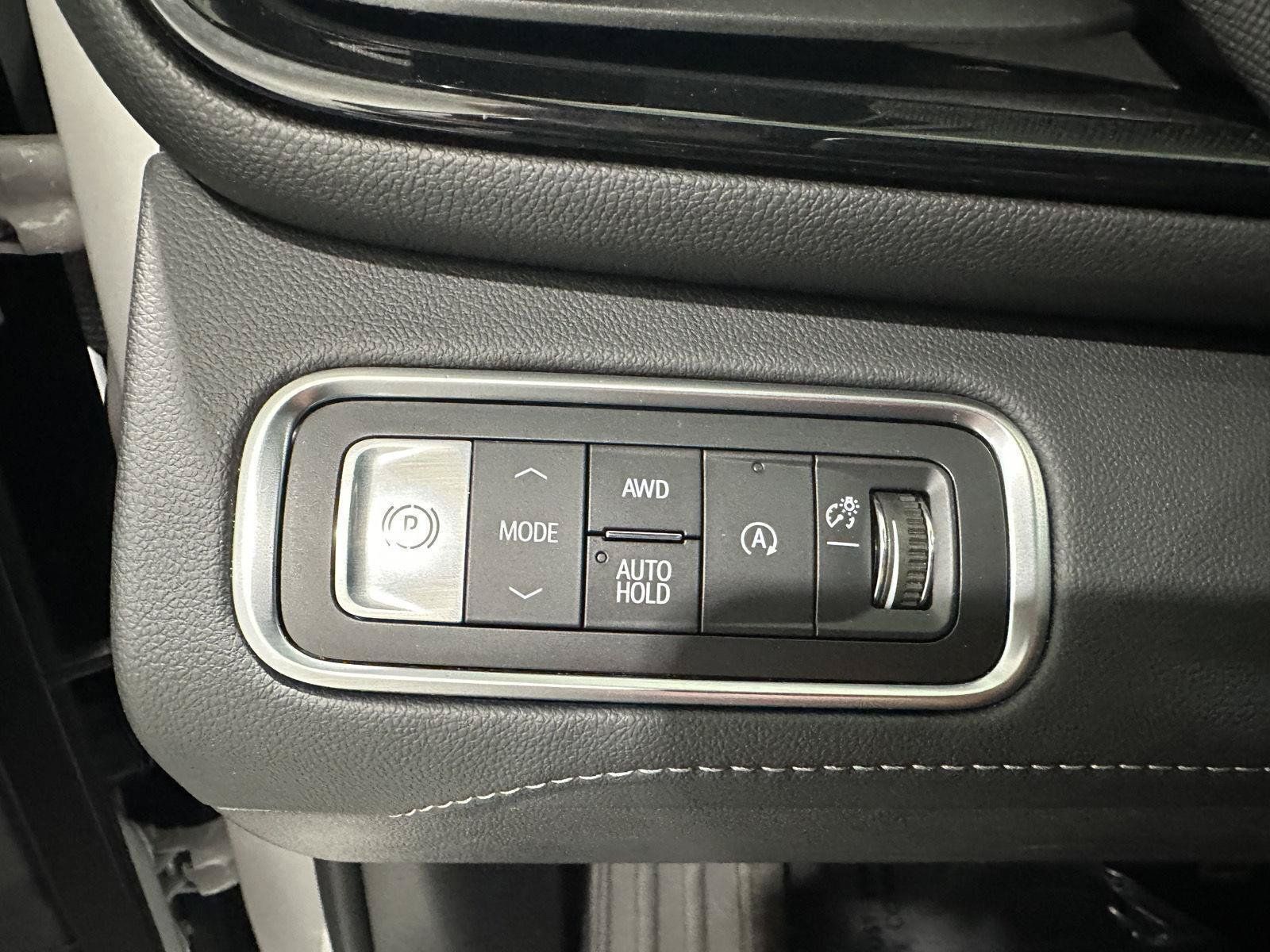 Used 2026 Buick Enclave Preferred AWD/4WD image 17