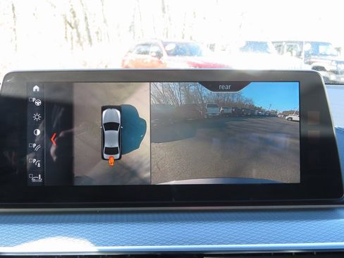 Used 2018 BMW M550i xDrive image 26