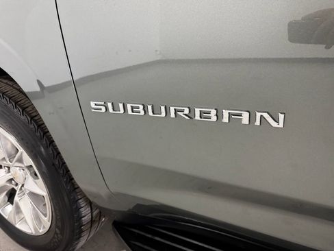 Used 2023 Chevrolet Suburban Premier AWD/4WD image 34