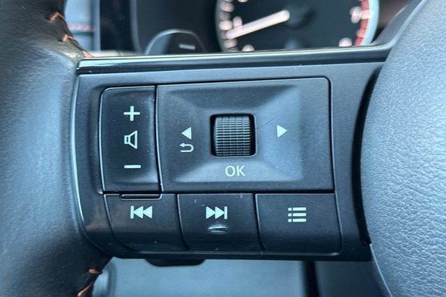 Used 2024 Nissan Pathfinder Rock Creek AWD/4WD image 38