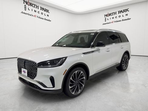New 2026 Lincoln Aviator Reserve w/ Illumination Package RWD image 1