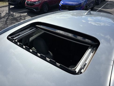 Certified 2017 Honda HR-V EX-L image 25