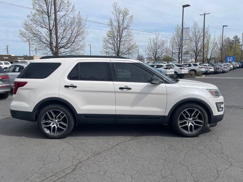 Used 2017 Ford Explorer Sport w/ Equipment Group 401A image 6