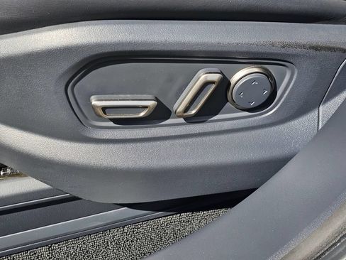 Used 2022 Rivian R1T Adventure AWD/4WD image 25
