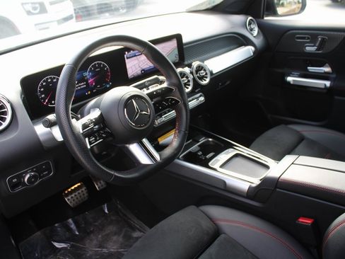 Certified 2025 Mercedes-Benz GLB 250 image 23