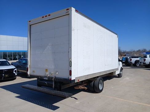 Used 2016 GMC Savana 3500 Extended RWD image 5