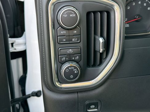 Used 2022 Chevrolet Silverado 1500 LT image 18