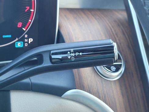 Used 2024 Mercedes-Benz GLC 300 4MATIC image 20