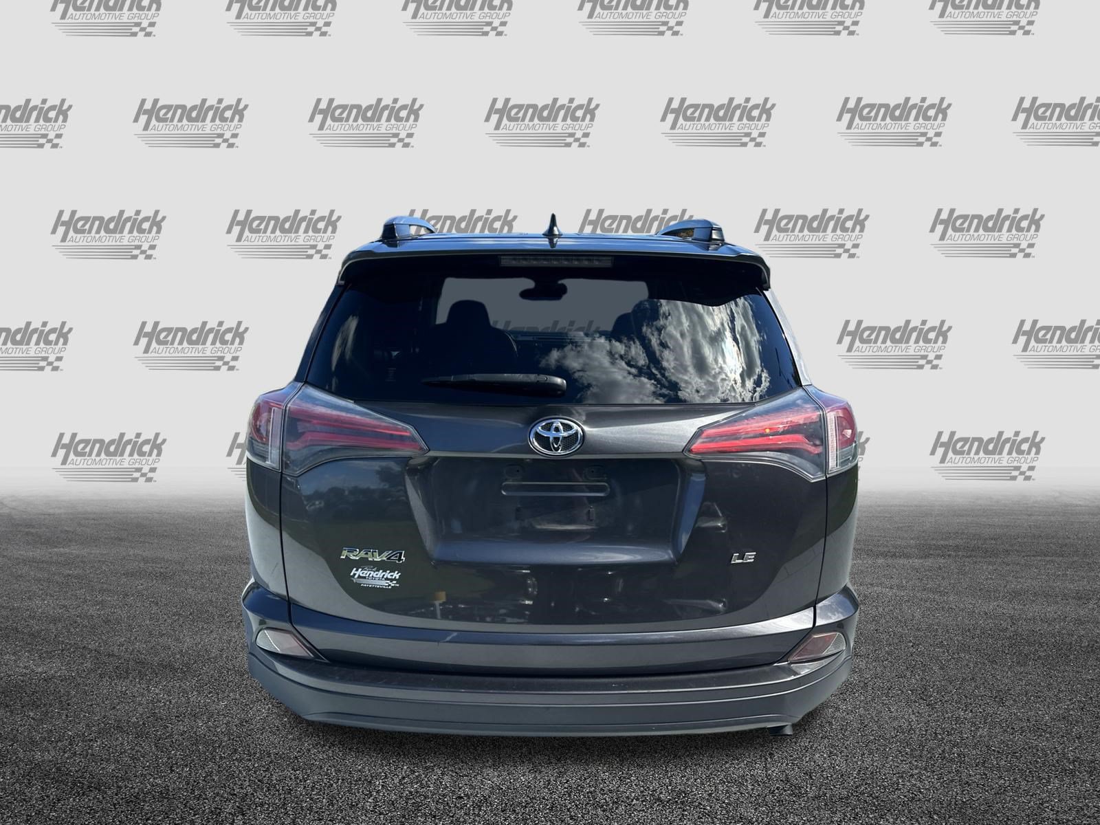 Used 2017 Toyota RAV4 LE FWD image 9