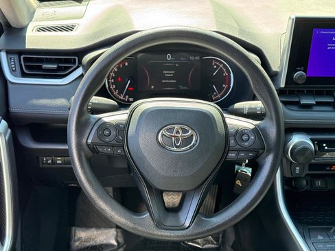 Used 2023 Toyota RAV4 LE AWD/4WD image 17