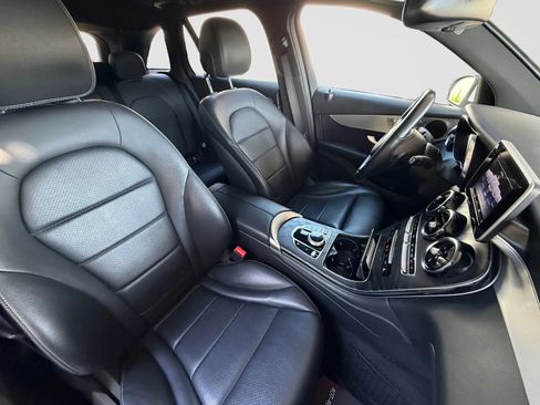 Used 2019 Mercedes-Benz GLC 300 4MATIC image 21