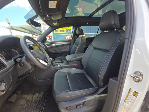 Used 2021 Volkswagen Atlas Cross Sport SE w/ Panoramic Sunroof Package image 20