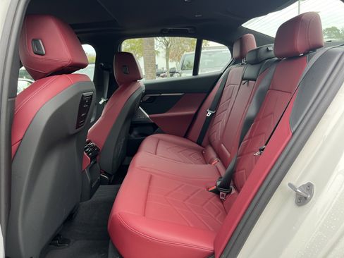 Used 2025 BMW 530i image 31