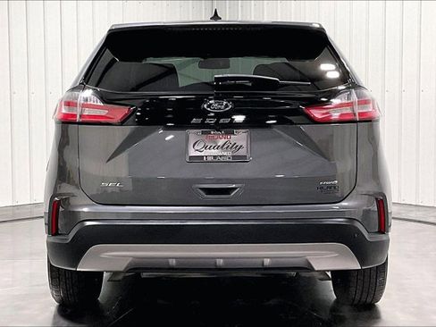 Used 2022 Ford Edge SEL w/ Convenience Package image 4