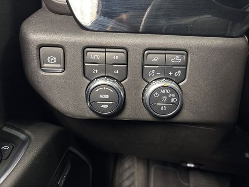 Certified 2025 GMC Sierra 2500 SLT w/ SLT Premium Package image 28