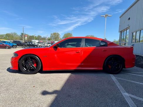 Used 2023 Dodge Charger R/T w/ Plus Group RWD image 4