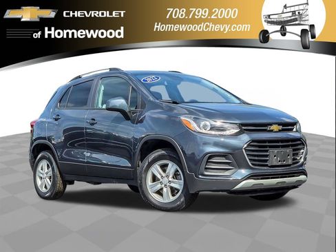 Certified 2022 Chevrolet Trax LT w/ Premium Seat Package AWD/4WD image 1