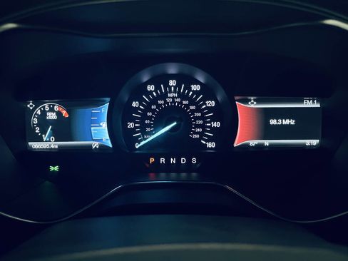 Used 2018 Ford Fusion SE w/ Fusion SE Technology Package FWD image 35