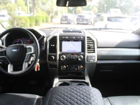 Used 2019 Ford F350 Lariat w/ Lariat Value Package AWD/4WD image 29
