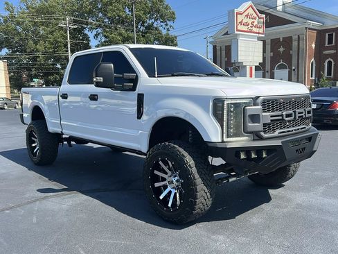 Used 2017 Ford F250 XL w/ Power Equipment Group AWD/4WD image 3