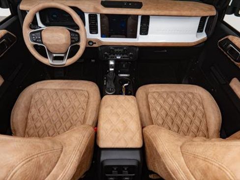 Used 2025 Ford Bronco Big Bend AWD/4WD image 2