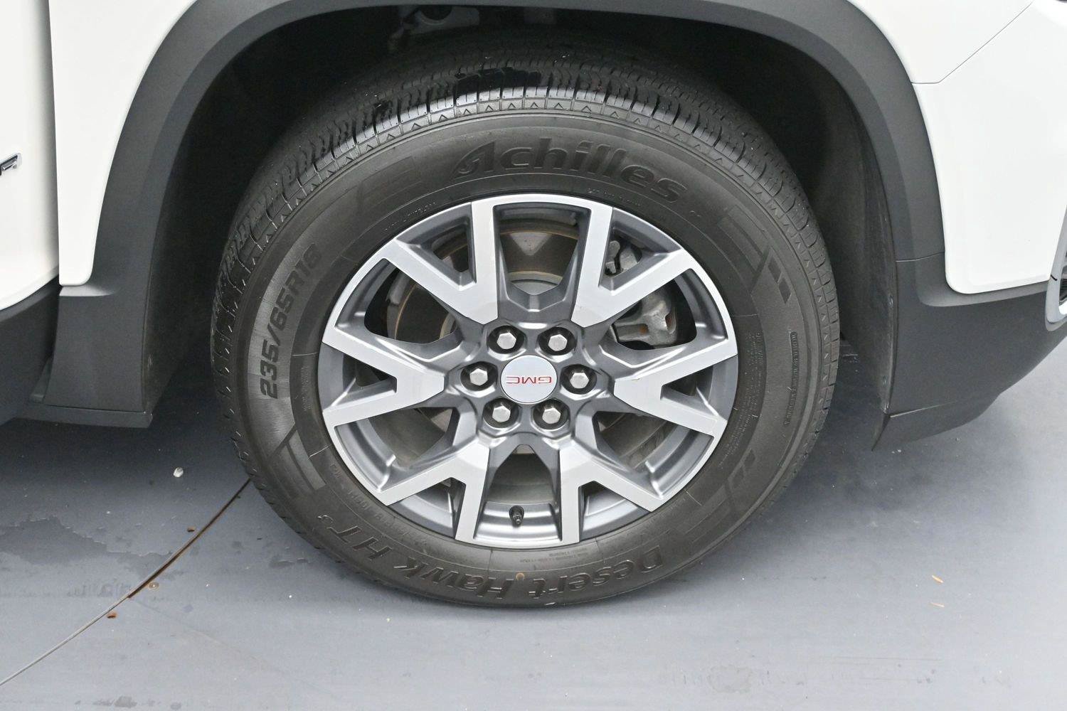 Used 2023 GMC Acadia SLT w/ LPO, Floor Liner Package AWD/4WD image 34