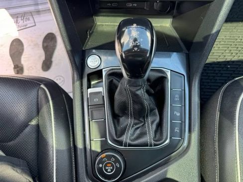 Used 2022 Volkswagen Tiguan SEL R-Line AWD/4WD image 18
