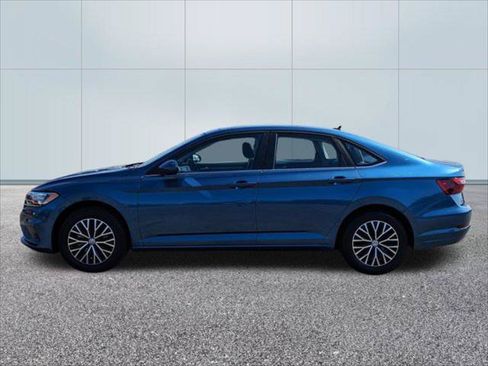 Used 2021 Volkswagen Jetta SE FWD image 2