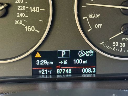 Used 2018 BMW 320i 320i Sedan 4D image 11