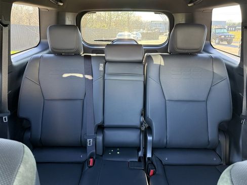 Used 2025 Lexus GX 550 image 41