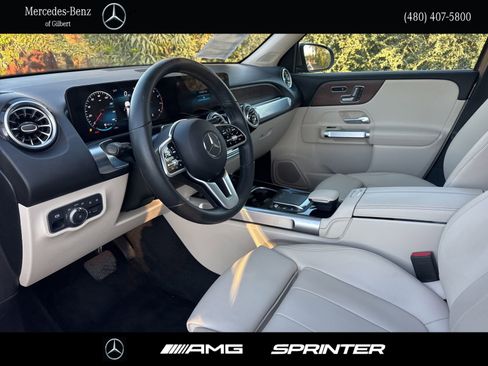 Used 2023 Mercedes-Benz GLB 250 image 9