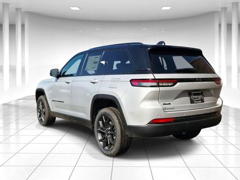 New 2025 Jeep Grand Cherokee Limited image 5