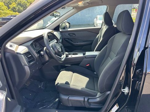 Used 2023 Nissan Rogue S FWD image 11