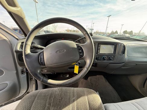 Used 2002 Ford F150 XLT image 11