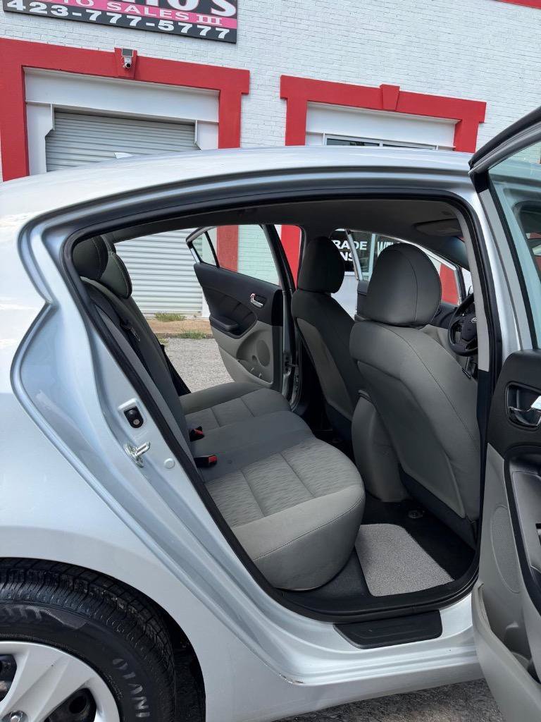 Used 2016 Kia Forte LX FWD image 28