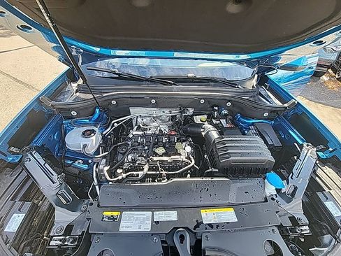 Certified 2025 Volkswagen Atlas Cross Sport SE image 22