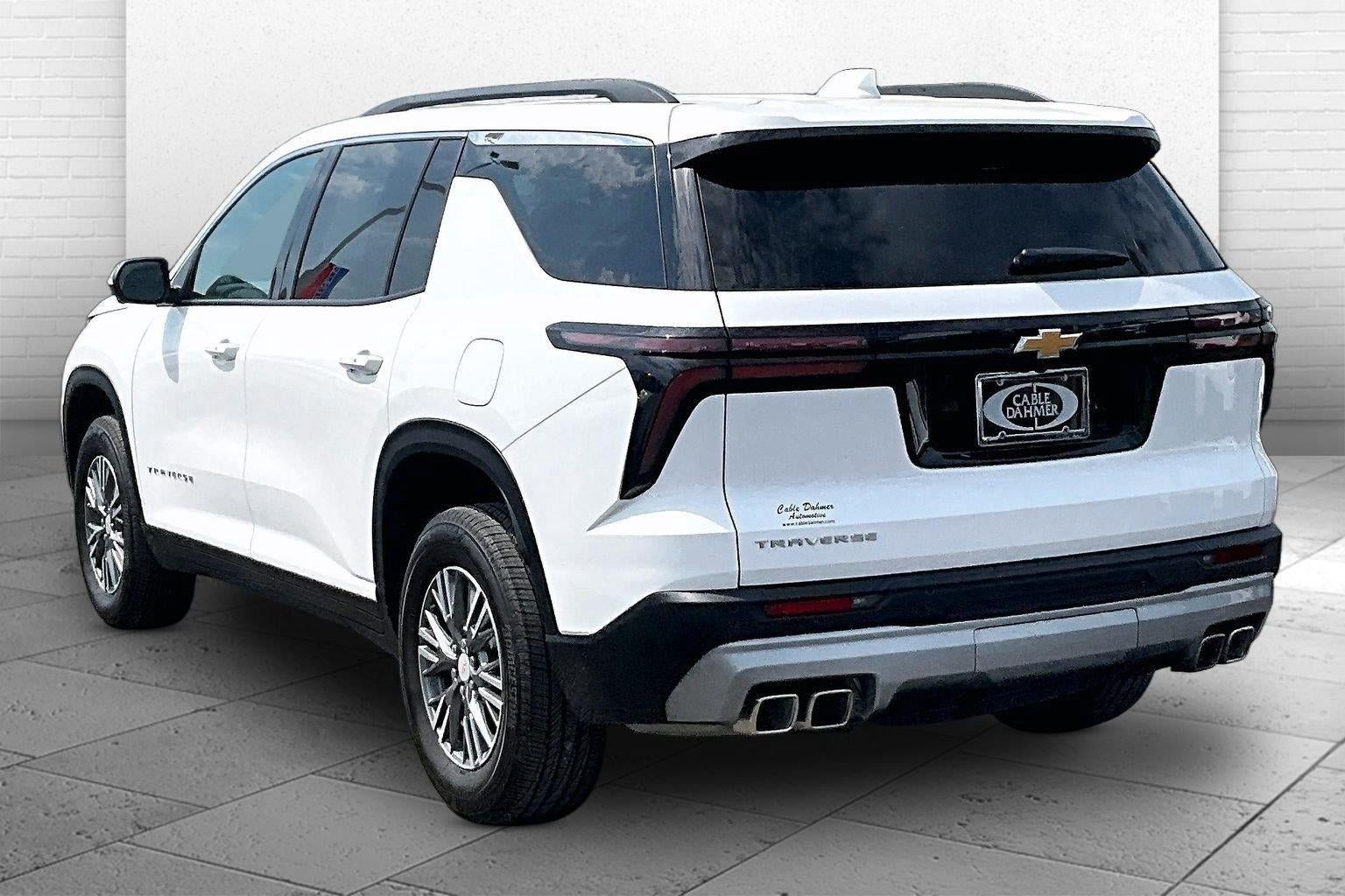 Used 2026 Chevrolet Traverse LT w/ Driver Confidence Package FWD image 11