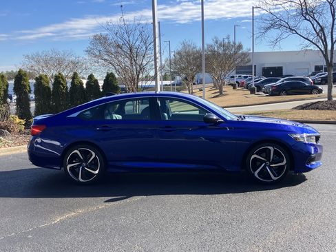 Used 2022 Honda Accord Sport image 11