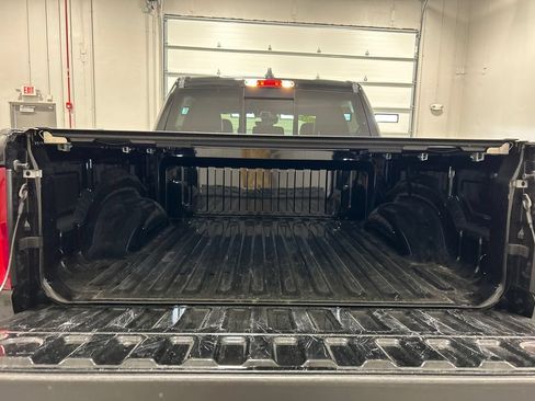 Used 2025 RAM 1500 Laramie AWD/4WD image 32