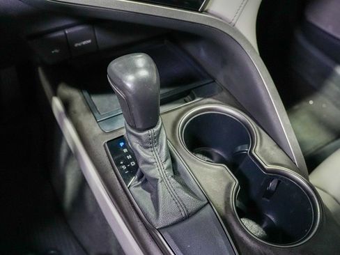 Used 2021 Toyota Camry SE w/ Carpet Mat Package (TMS) FWD image 13