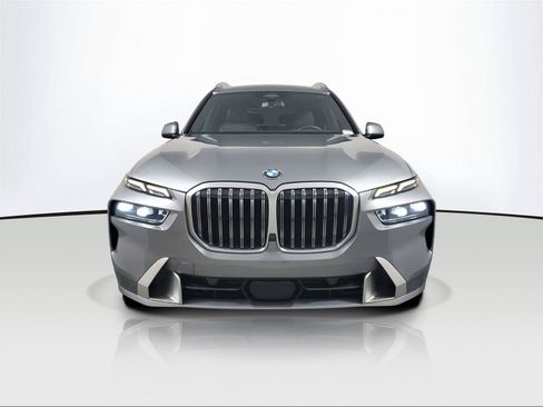 Used 2023 BMW X7 xDrive40i w/ Executive Package AWD/4WD image 2