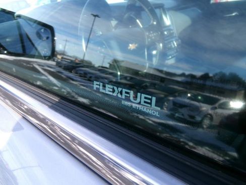 Used 2019 Chevrolet Suburban LT image 11