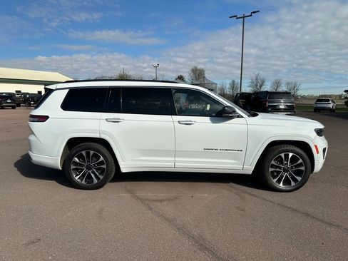 Used 2022 Jeep Grand Cherokee L Overland w/ Advanced Protech Group III AWD/4WD image 35