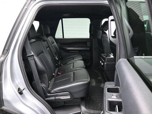 Used 2021 Ford Expedition XLT RWD image 12
